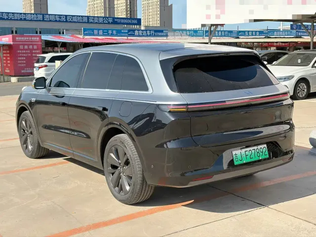 Li Auto L6 — Фото автомобиля 7