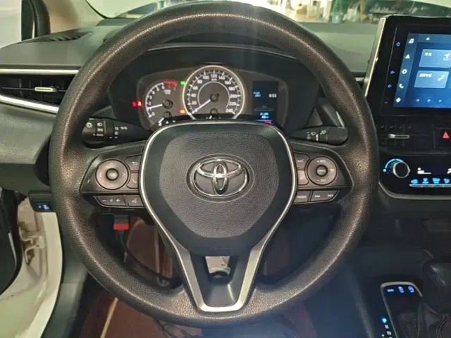 Toyota Corolla — Фото автомобиля 10