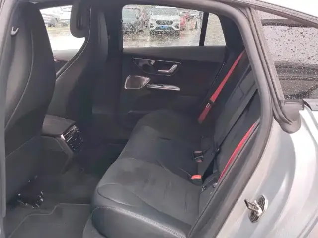 Mercedes-Benz EQE AMG — Фото автомобиля 4