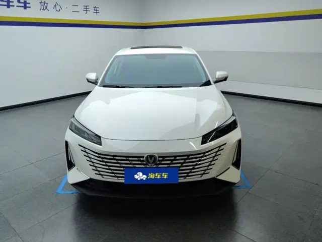 Changan Eado — Фото автомобиля 2