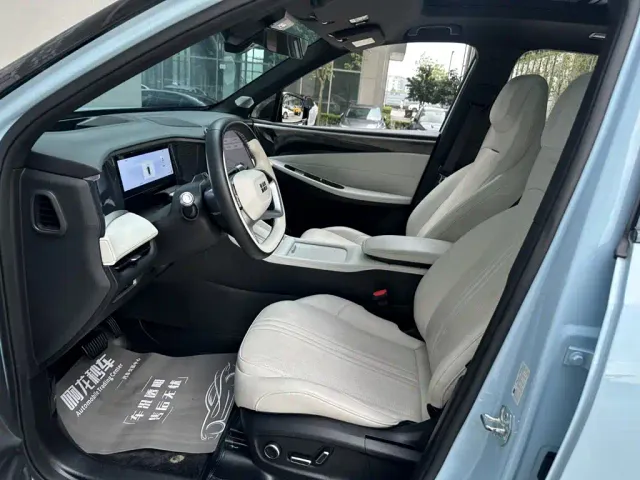 Geely Galaxy L7 — Фото автомобиля 11