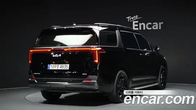 Kia Carnival — Фото автомобиля 2