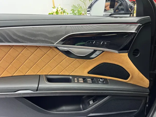 Audi A8 — Фото автомобиля 7