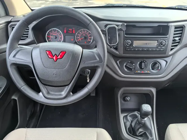 Wuling Hongguang V — Фото автомобиля 10