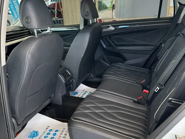 Volkswagen Tiguan L — Фото автомобиля 8
