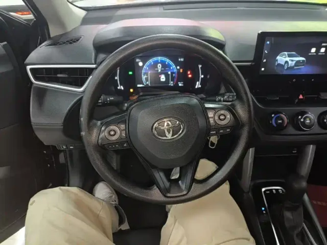 Toyota Corolla Cross — Фото автомобиля 10