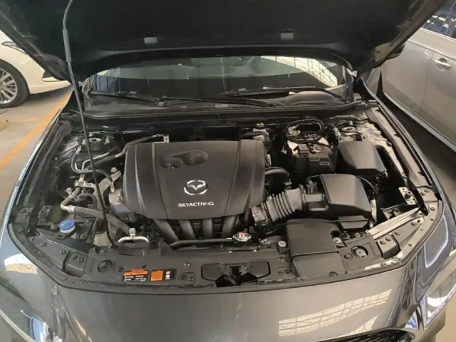 Mazda Axela — Фото автомобиля 19