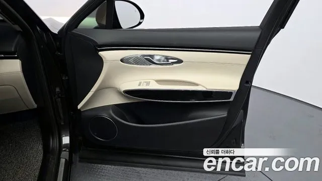 Genesis GV70 2.5T Бензин 2WD — Фото автомобиля 24