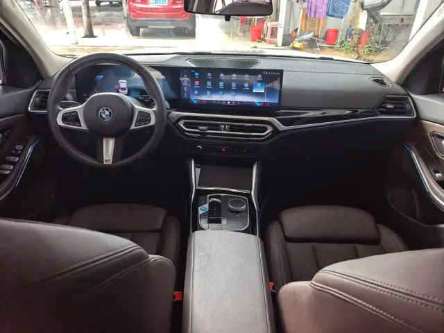 BMW i3 — Фото автомобиля 13
