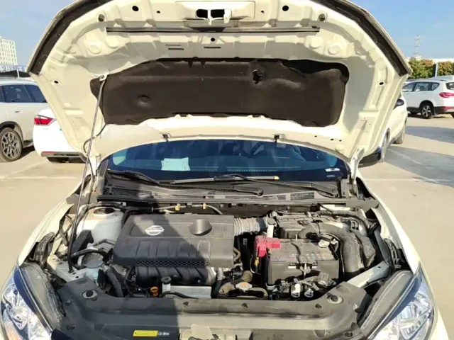 Nissan Tiida — Фото автомобиля 19