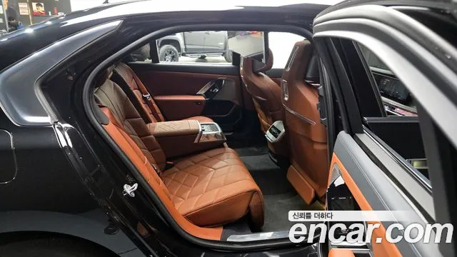 BMW 7-Series 7 серия (G70) 740i sDrive Design Pure Excellence — Фото автомобиля 11