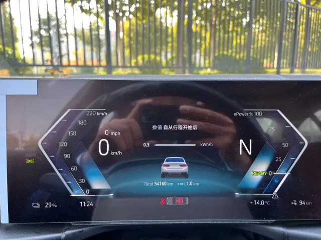 BMW i3 — Фото автомобиля 11
