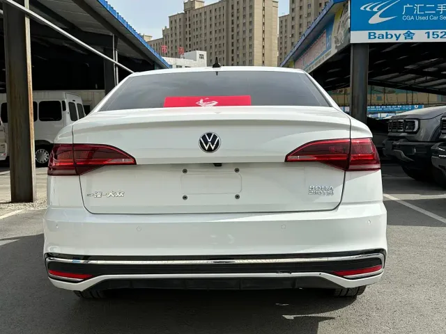 Volkswagen Bora — Фото автомобиля 14