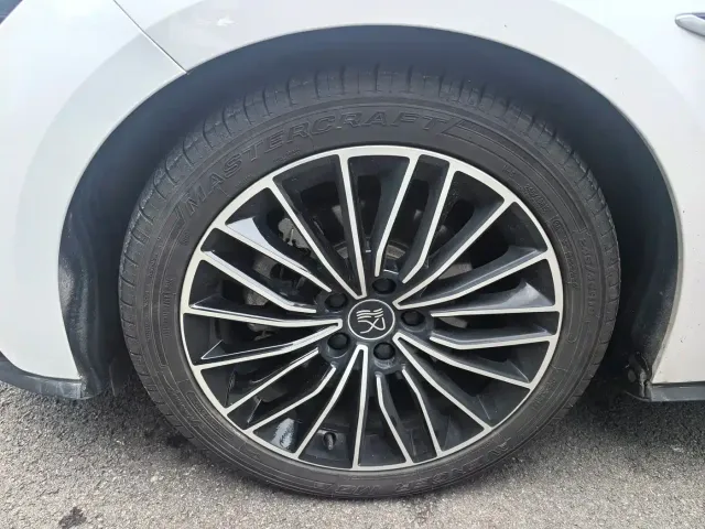 BYD Han — Фото автомобиля 15