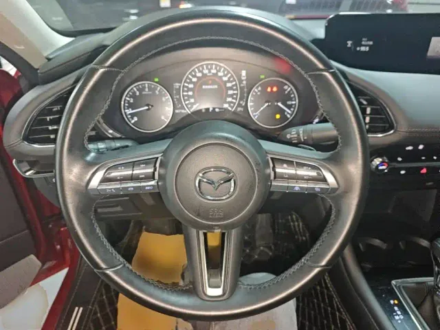 Mazda Axela — Фото автомобиля 6