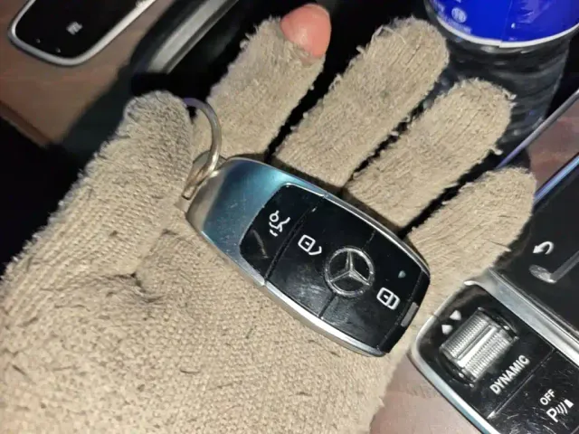 Mercedes-Benz E-Class — Фото автомобиля 8