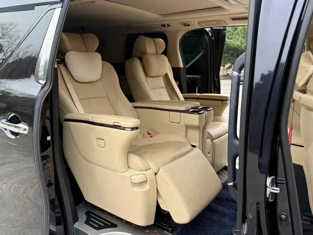 Toyota Vellfire — Фото автомобиля 13
