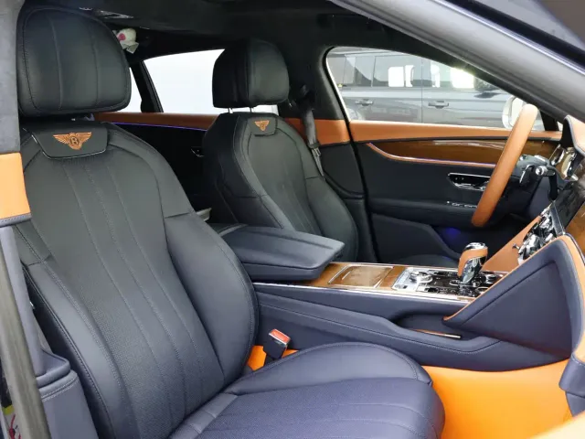 Bentley Flying Spur — Фото автомобиля 14