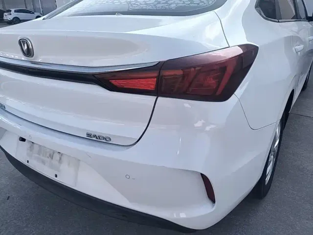 Changan Eado — Фото автомобиля 7