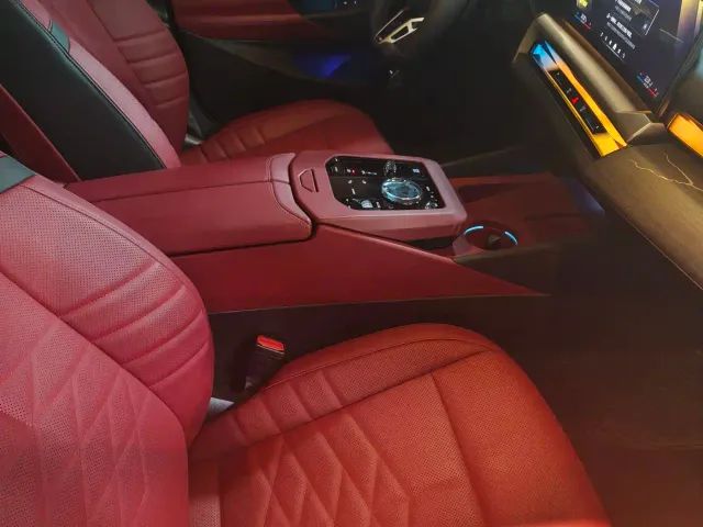 BMW 5 Series — Фото автомобиля 11