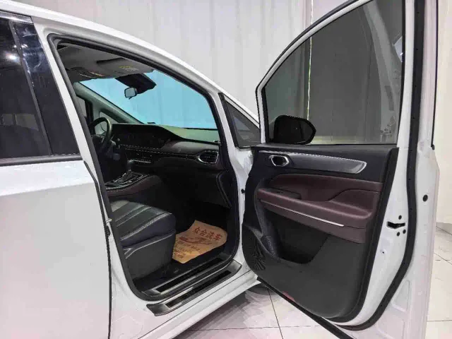 GAC Trumpchi M6 — Фото автомобиля 19