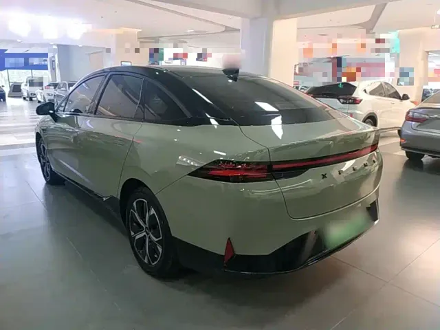 Xpeng P5 — Фото автомобиля 4