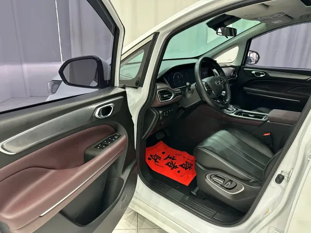 GAC Trumpchi M6 — Фото автомобиля 7