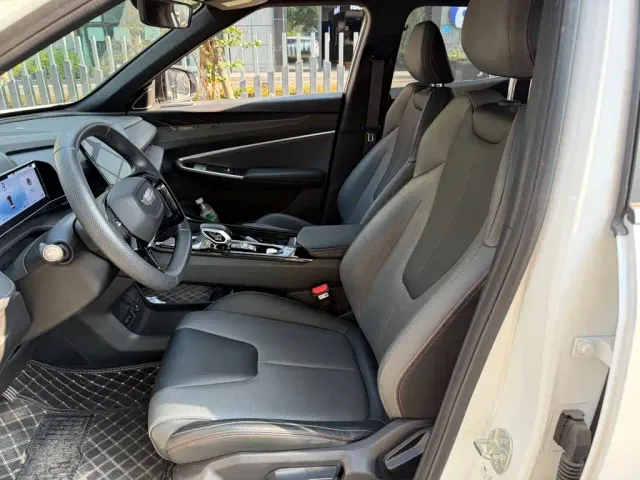 Geely Boyue — Фото автомобиля 8