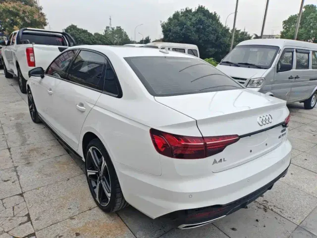 Audi A4L — Фото автомобиля 4