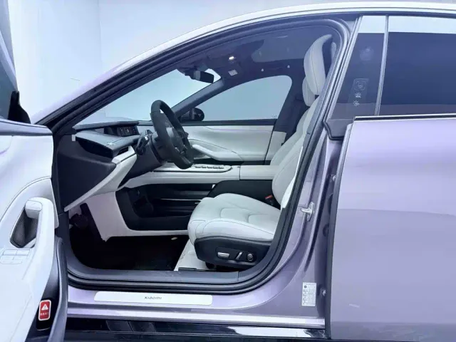 Xiaomi SU7 — Фото автомобиля 14