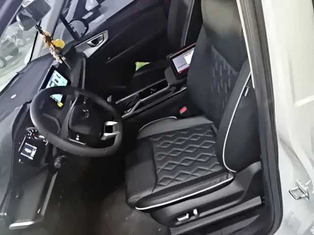 Wuling Jiachen — Фото автомобиля 14