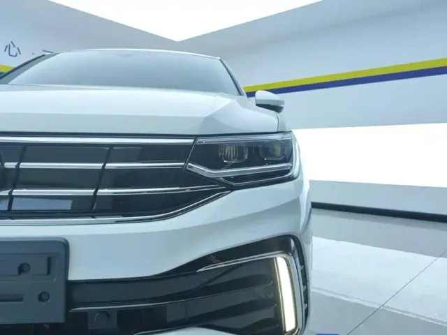 Volkswagen Tiguan L PHEV — Фото автомобиля 5