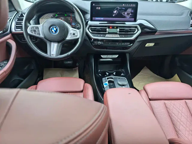 BMW iX3 — Фото автомобиля 7
