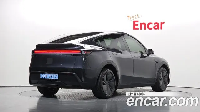 Tesla Model Y — Фото автомобиля 2