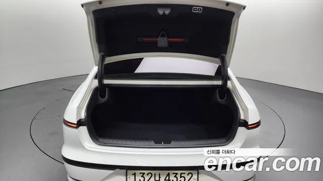 Hyundai Grandeur Grandeur (GN7) 2.5 Бензин 2WD — Фото автомобиля 20