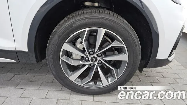 Audi Q5 FY — Фото автомобиля 6