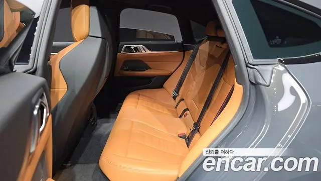 BMW i4 — Фото автомобиля 16