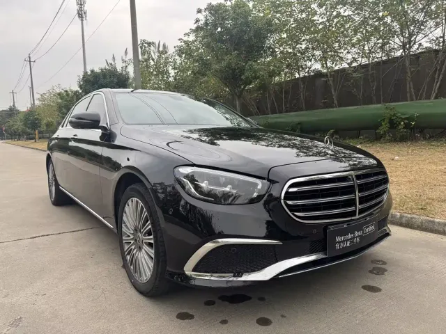 Mercedes-Benz E-Class — Фото автомобиля 18