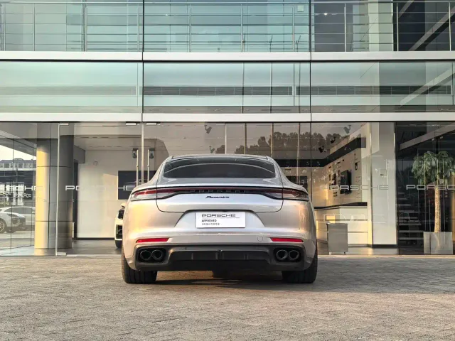 Porsche Panamera — Фото автомобиля 7