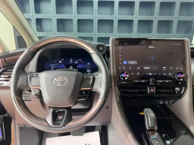 Toyota Alphard — Фото автомобиля 27