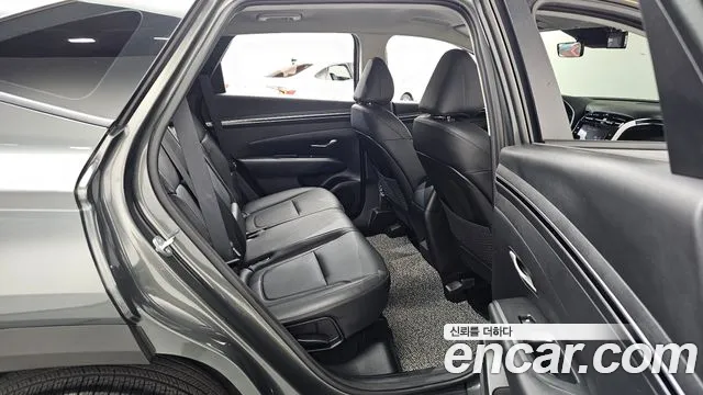 Hyundai Tucson Tucson (NX4) Бензин 1.6 турбо 2WD — Фото автомобиля 11