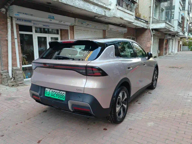Changan Qiyuan Q05 — Фото автомобиля 4