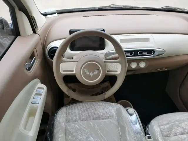 Wuling Hongguang Mini EV — Фото автомобиля 10