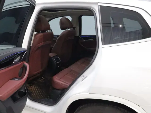 BMW X3 — Фото автомобиля 12