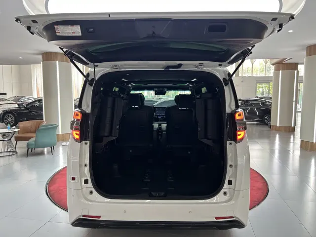 Toyota Vellfire — Фото автомобиля 10