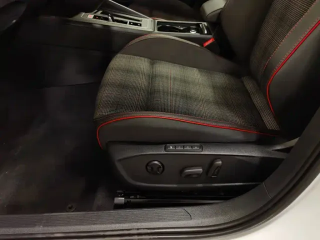 Volkswagen Golf GTI — Фото автомобиля 20