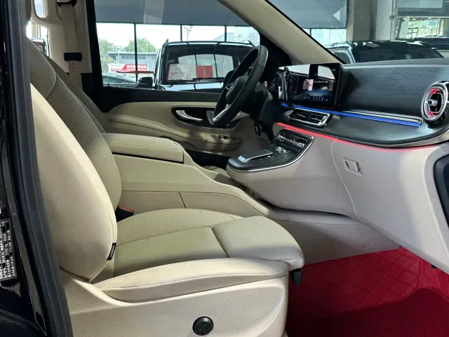 Mercedes-Benz V-Class — Фото автомобиля 6