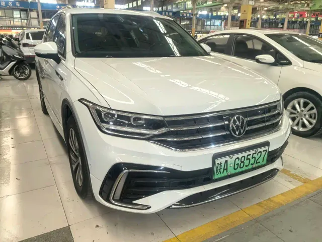 Volkswagen Tiguan L PHEV — Фото автомобиля 3