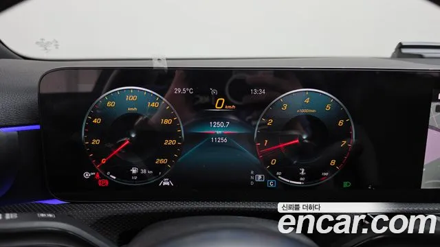 Mercedes-Benz A-Class W177 — Фото автомобиля 8