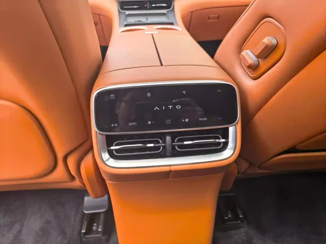 Aito M7 — Фото автомобиля 14